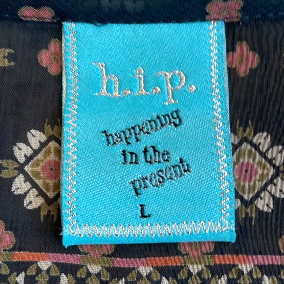 H.I.P. Happening in the Present Boho/Aztec fairy sleeve style top in EUC Large - Picture 5 of 8